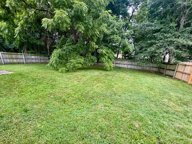 5006 SANDSTONE DR, Columbia, MO 65202