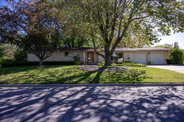 111 W Monroe Street, Mauston, WI 53948