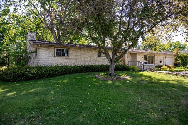 111 W Monroe Street, Mauston, WI 53948