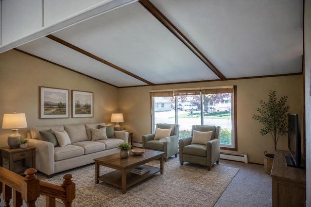 111 W Monroe Street, Mauston, WI 53948