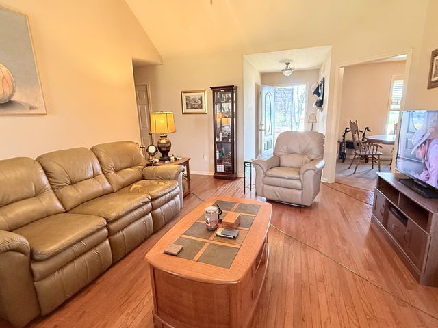 109 Beaver Creek Dr, Portland, TN 37148