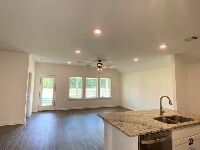 7750 Joe Lynn Trails, Denham Springs, LA 70726