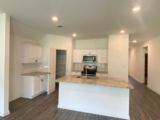7750 Joe Lynn Trails, Denham Springs, LA 70726