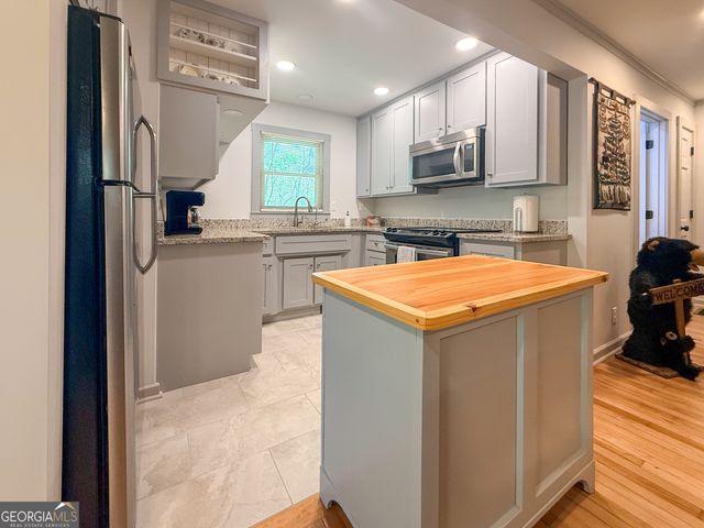 163 Horse Range Place, Cleveland, GA 30528