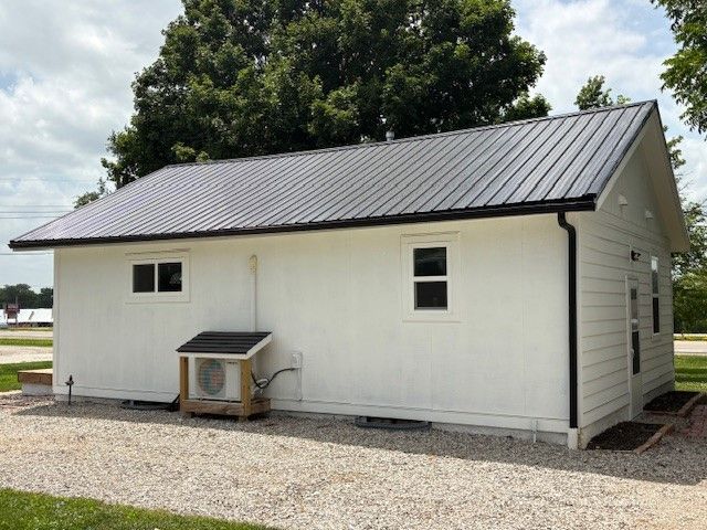 1606 N 2nd Avenue W, Newton, IA 50208