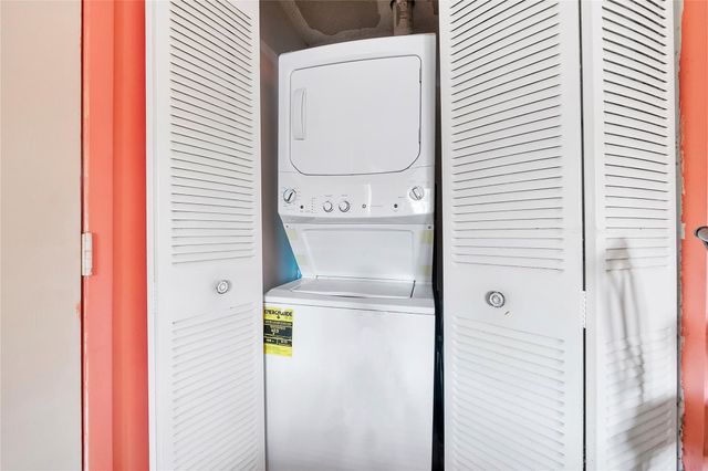 2070 NW 43rd Terrace 6, Lauderhill, FL 33313