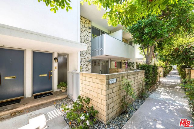 4231 W Sarah Street, Burbank, CA 91505