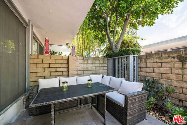 4231 W Sarah Street, Burbank, CA 91505