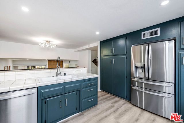 4231 W Sarah Street, Burbank, CA 91505