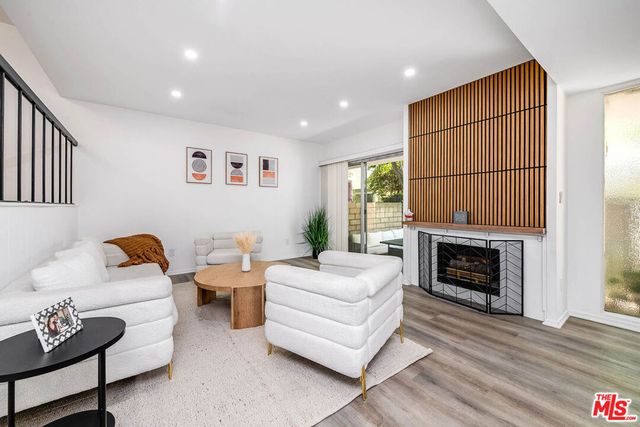 4231 W Sarah Street, Burbank, CA 91505