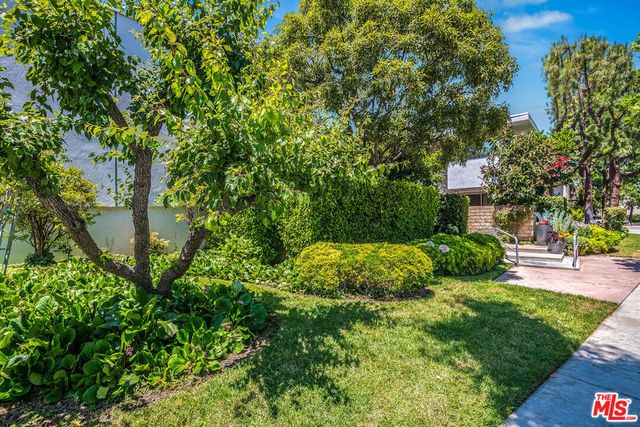 4231 W Sarah Street, Burbank, CA 91505