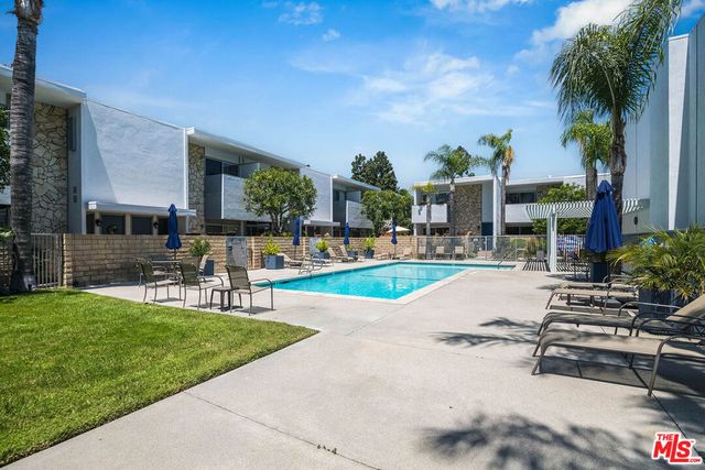 4231 W Sarah Street, Burbank, CA 91505