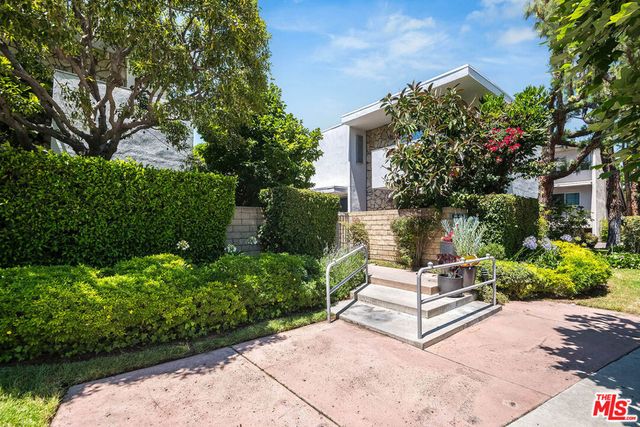 4231 W Sarah Street, Burbank, CA 91505