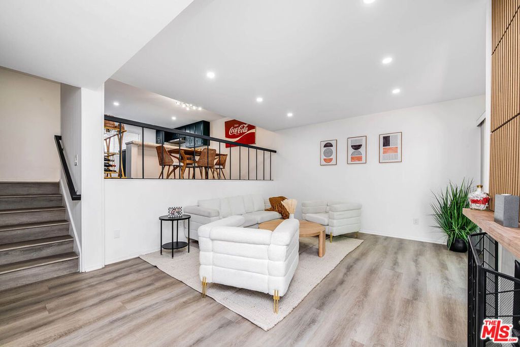 4231 W Sarah Street, Burbank, CA 91505