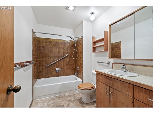 974 LINCOLN St, Eugene, OR 97401