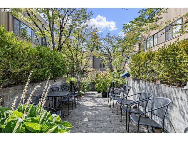 974 LINCOLN St, Eugene, OR 97401