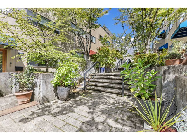 974 LINCOLN St, Eugene, OR 97401