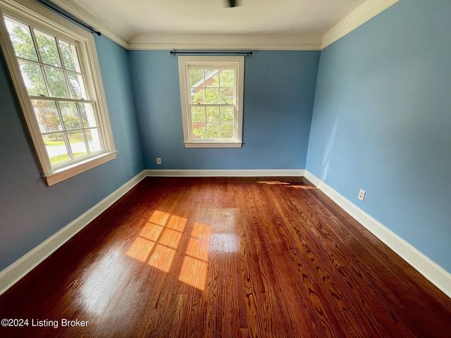 210 Don Allen Rd, Louisville, KY 40207