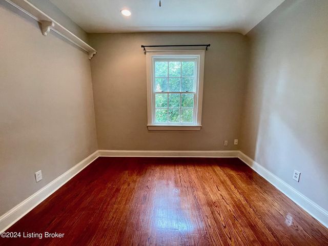 210 Don Allen Rd, Louisville, KY 40207