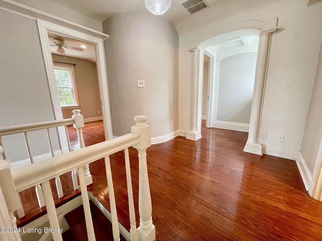 210 Don Allen Rd, Louisville, KY 40207