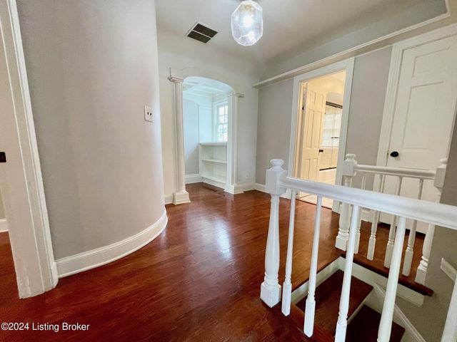 210 Don Allen Rd, Louisville, KY 40207