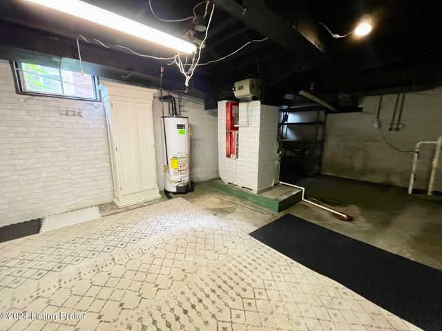 210 Don Allen Rd, Louisville, KY 40207