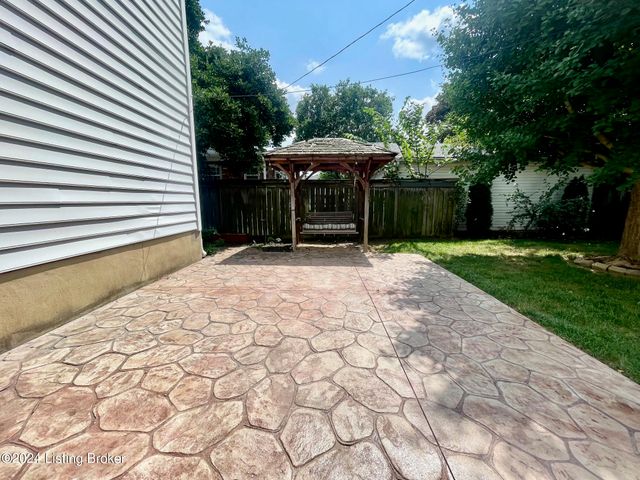 210 Don Allen Rd, Louisville, KY 40207