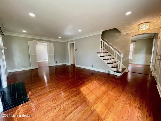 210 Don Allen Rd, Louisville, KY 40207