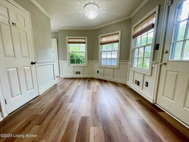 210 Don Allen Rd, Louisville, KY 40207