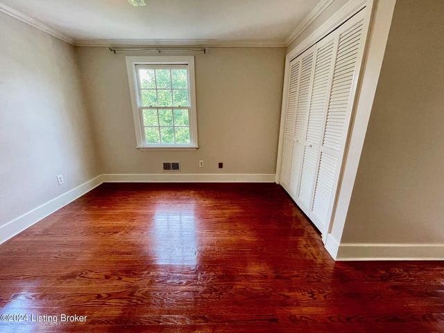 210 Don Allen Rd, Louisville, KY 40207