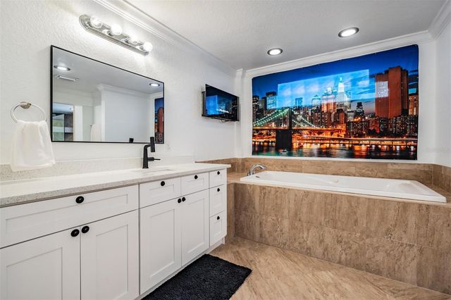 815 NW 2ND AVENUE, Ruskin, FL 33570