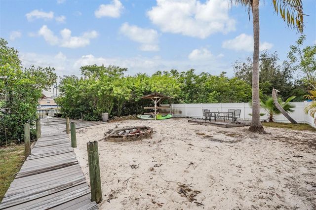 815 NW 2ND AVENUE, Ruskin, FL 33570