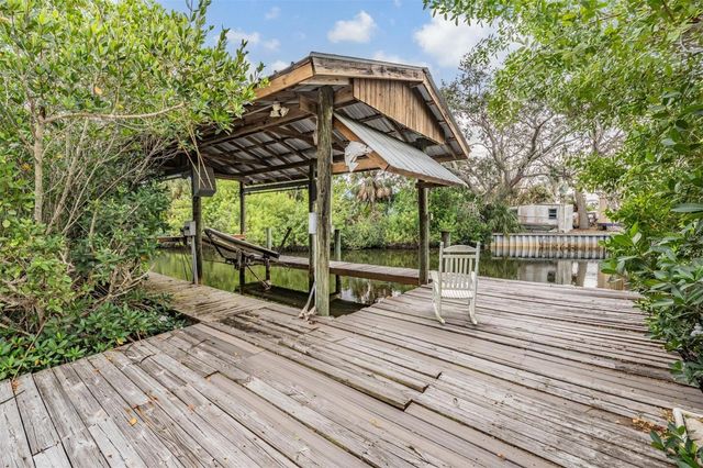 815 NW 2ND AVENUE, Ruskin, FL 33570