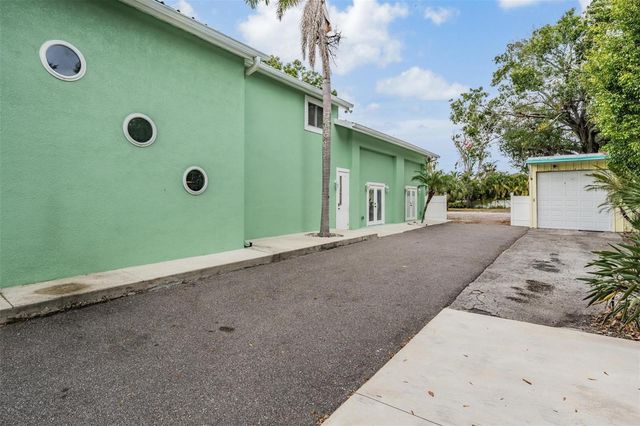 815 NW 2ND AVENUE, Ruskin, FL 33570