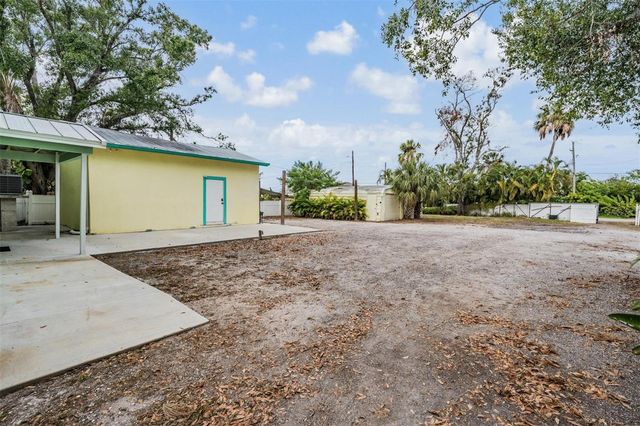 815 NW 2ND AVENUE, Ruskin, FL 33570