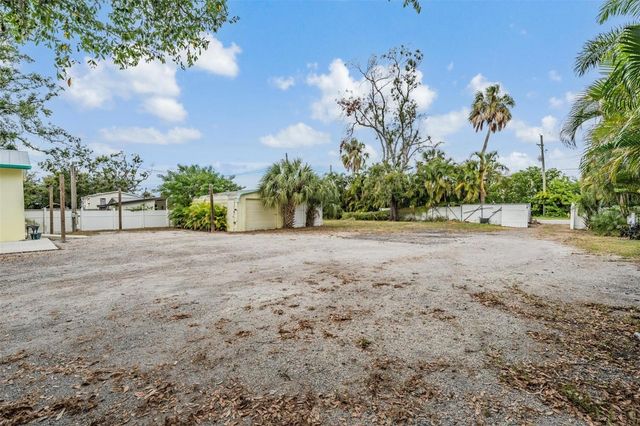 815 NW 2ND AVENUE, Ruskin, FL 33570