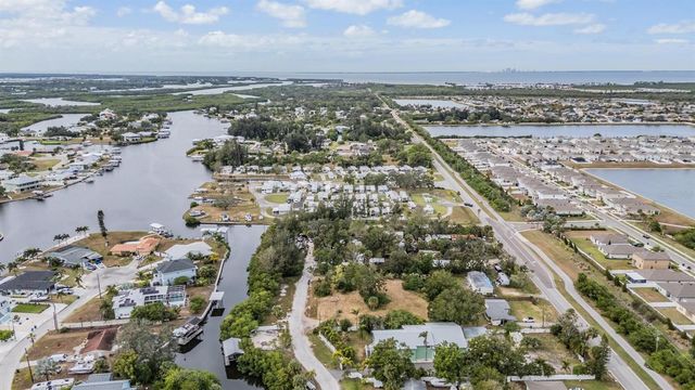 815 NW 2ND AVENUE, Ruskin, FL 33570