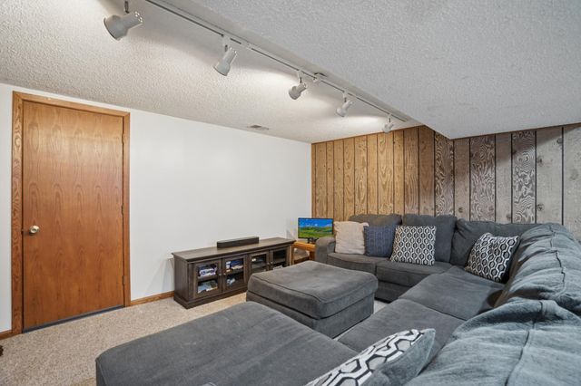 523 Main Street N, Saint Michael, MN 55376