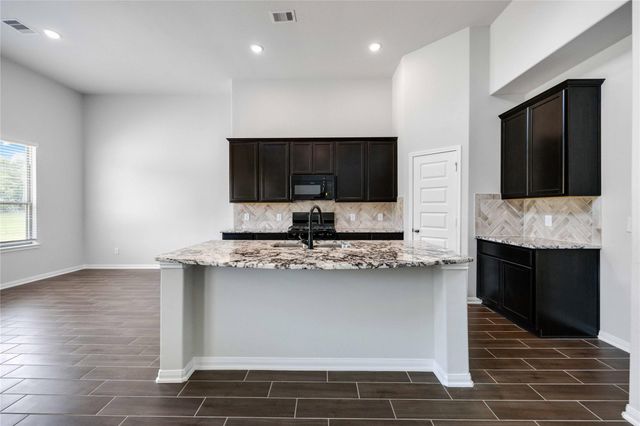 600 Barton Place Drive, Cleveland, TX 77327
