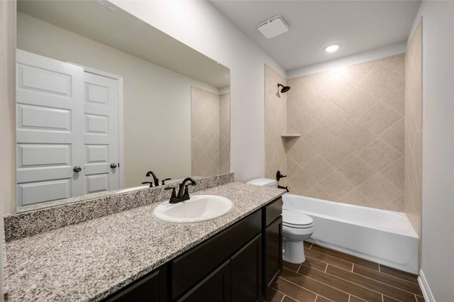 600 Barton Place Drive, Cleveland, TX 77327