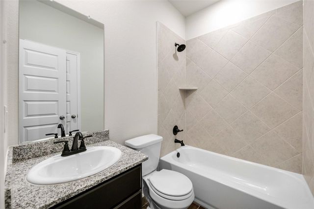 600 Barton Place Drive, Cleveland, TX 77327