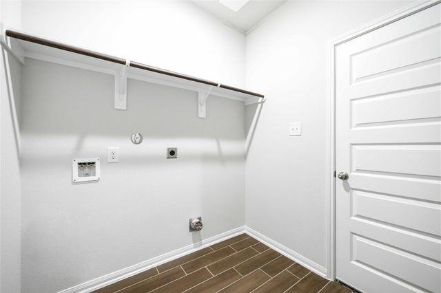 600 Barton Place Drive, Cleveland, TX 77327