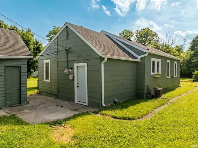 2104 S Biltmore Ave, Muncie, IN 47302