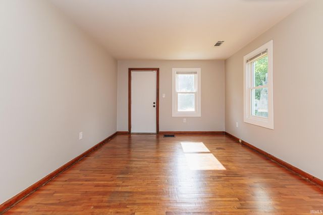 2104 S Biltmore Ave, Muncie, IN 47302