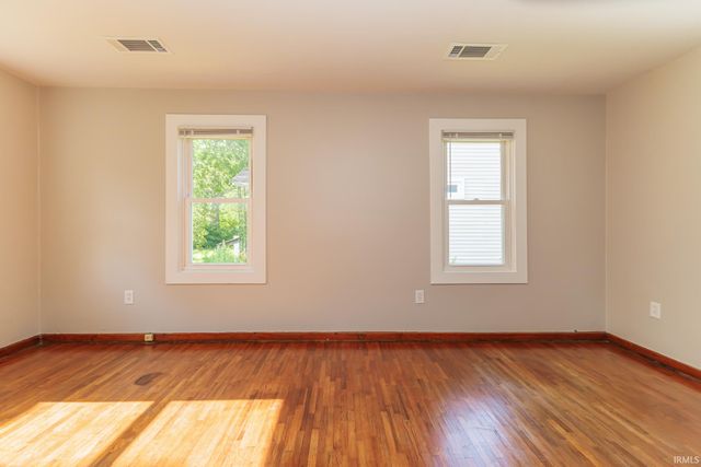 2104 S Biltmore Ave, Muncie, IN 47302