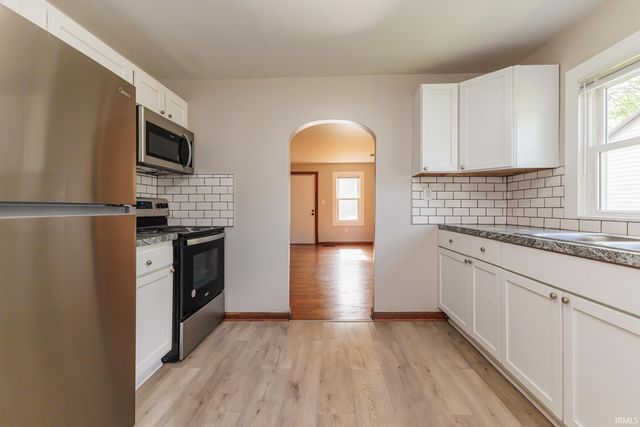 2104 S Biltmore Ave, Muncie, IN 47302