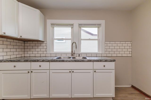 2104 S Biltmore Ave, Muncie, IN 47302