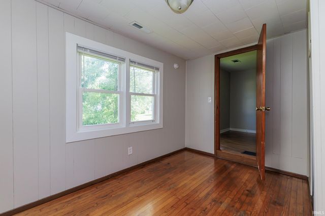 2104 S Biltmore Ave, Muncie, IN 47302