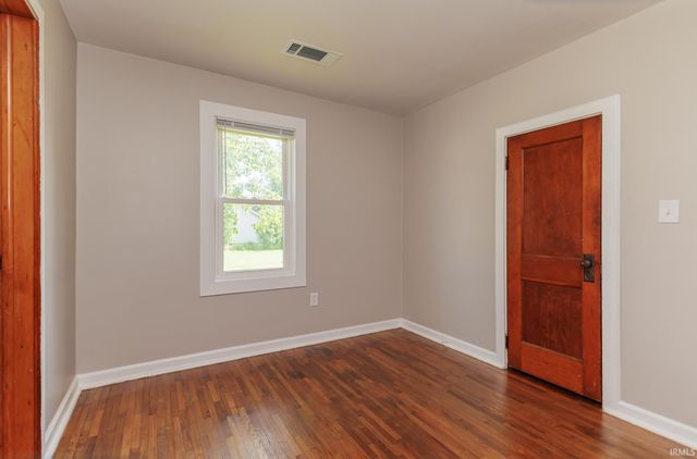 2104 S Biltmore Ave, Muncie, IN 47302