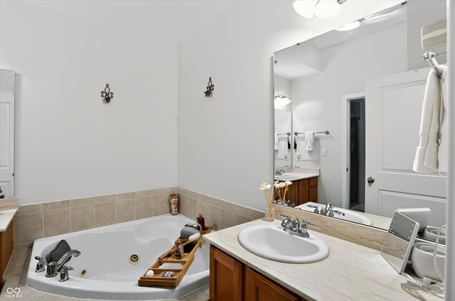 355 E Ohio Street 213, Indianapolis, IN 46204